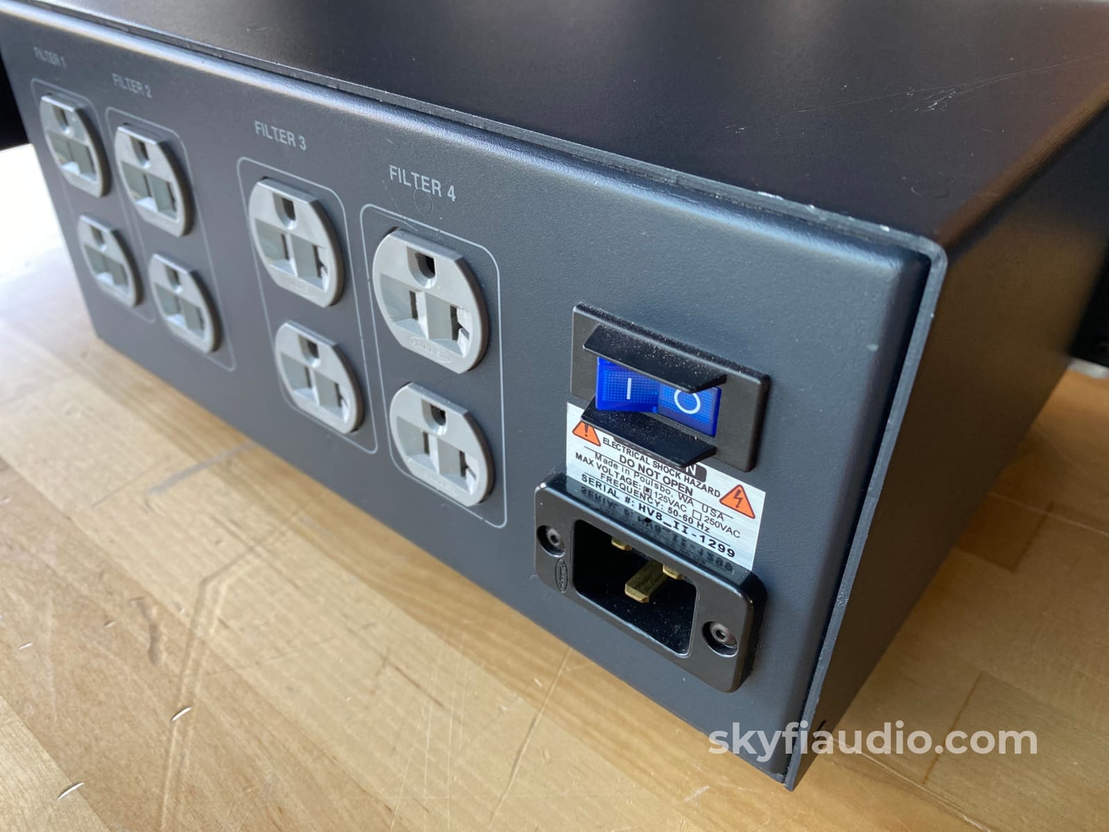 Shunyata Hydra V-Ray Power Conditioner