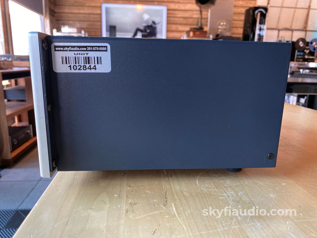 Shunyata Hyda V-Ray Power Conditioner