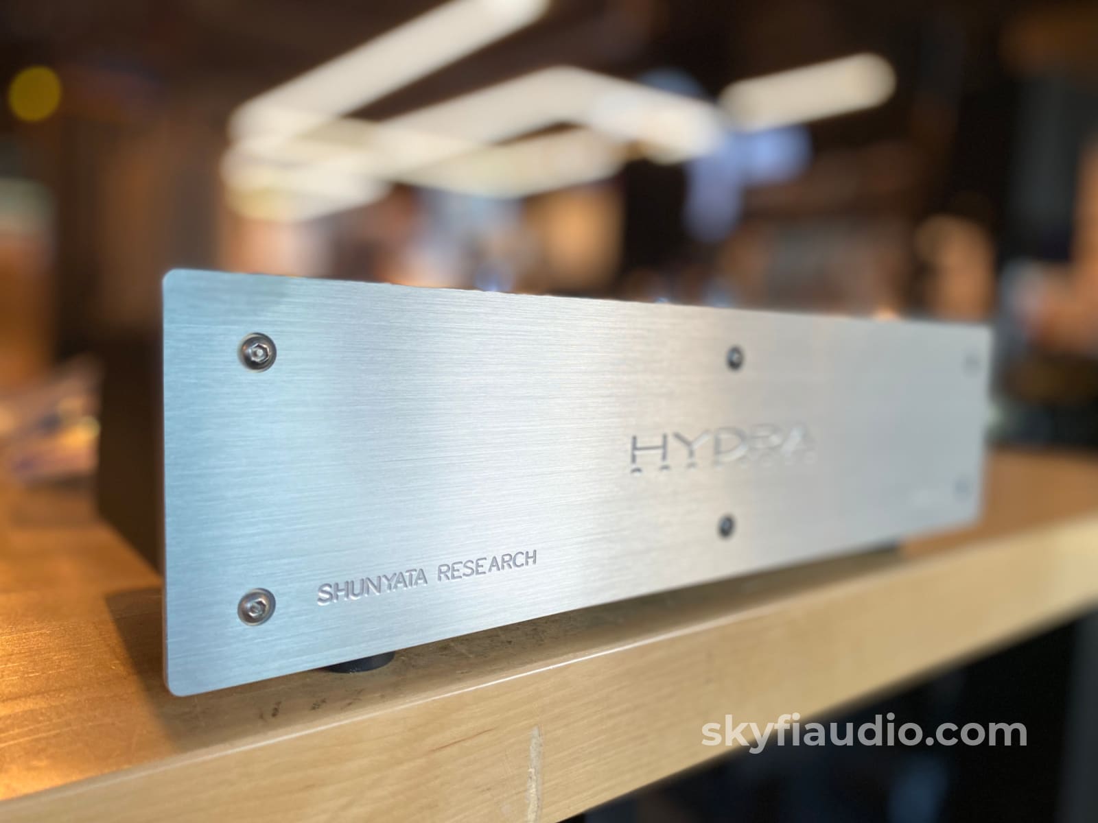 Shunyata Research Hydra Model-4 Power Conditioner W/ 6Ft Diamondback Cable