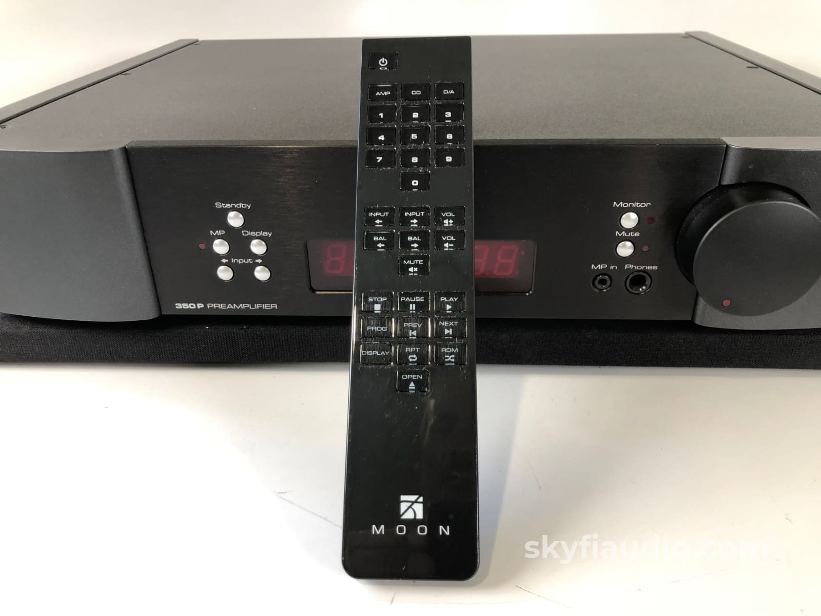 Simaudio 350P Analog Preamp/Dac - Complete And Like New Preamplifier