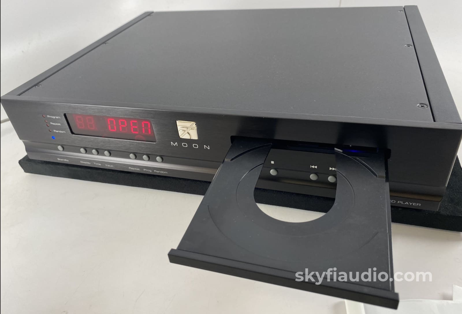 Simaudio Moon 360D - Upsampling 24-Bit/1.411Mhz Cd Player And Dac With Remote + Digital