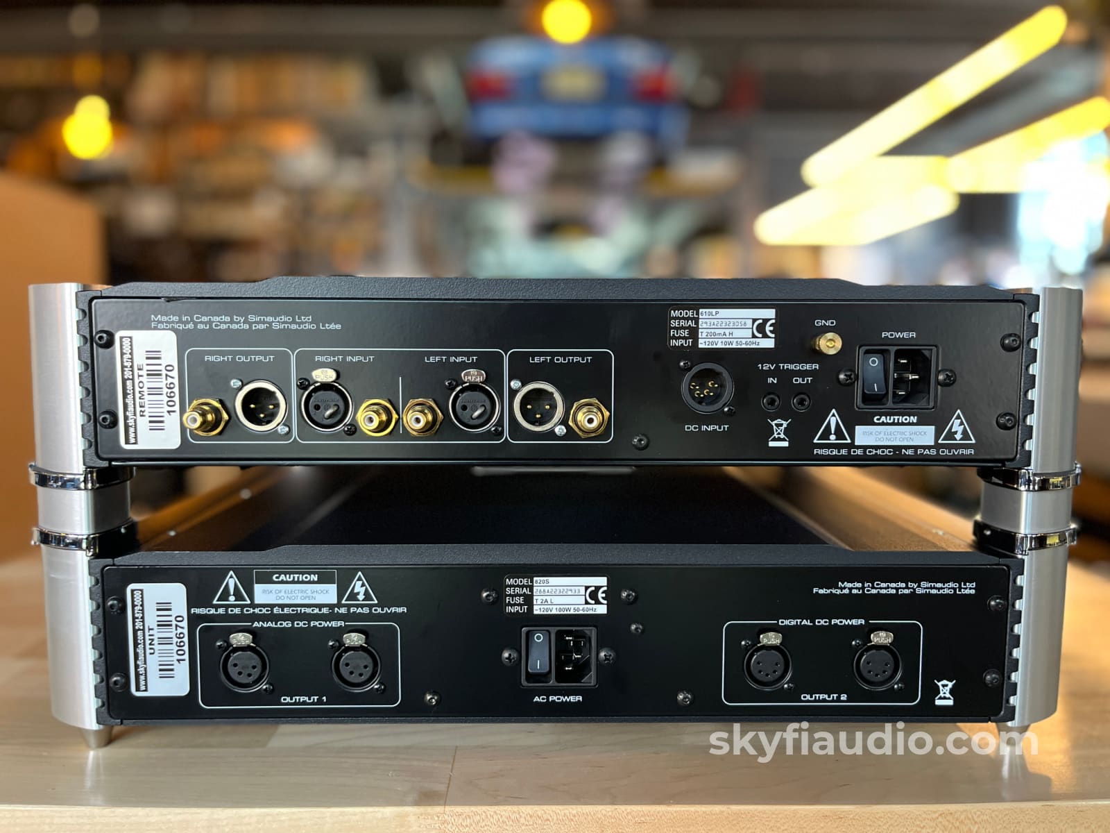 Moon Audio 610LP Phono Preamp + 820 S Power Supply w/ Stacking Bridges Preamplifier