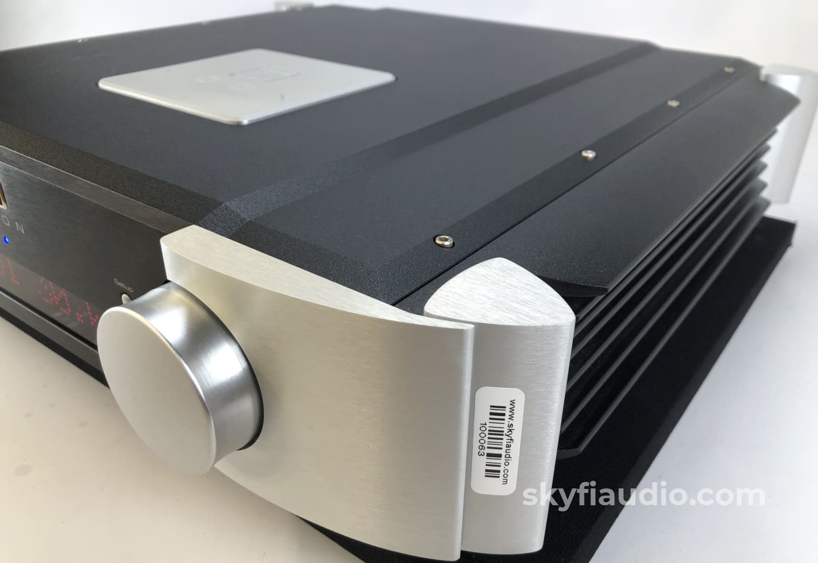 Simaudio Moon Evolution 740P Analog Preamplifier - Complete W/Remote Box And Manual