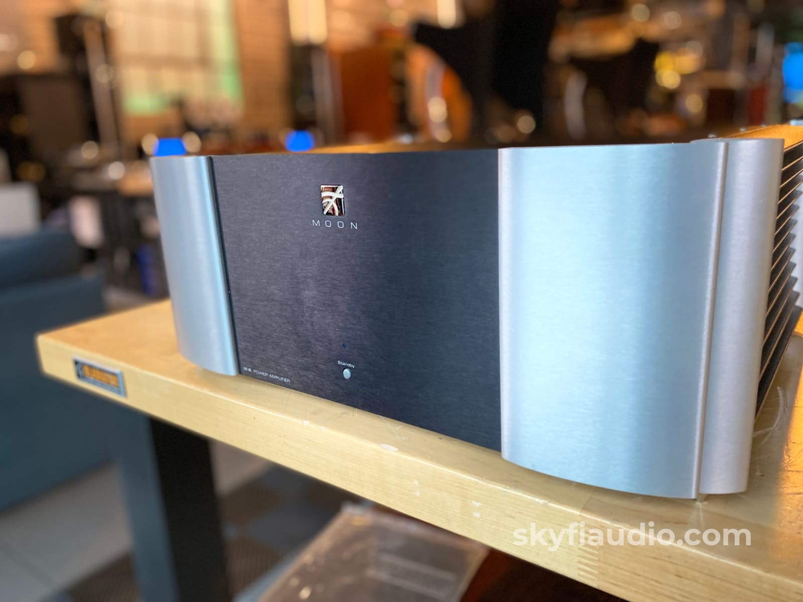 Simaudio Moon Evolution W-8 Flagship Stereo Power Amplifier