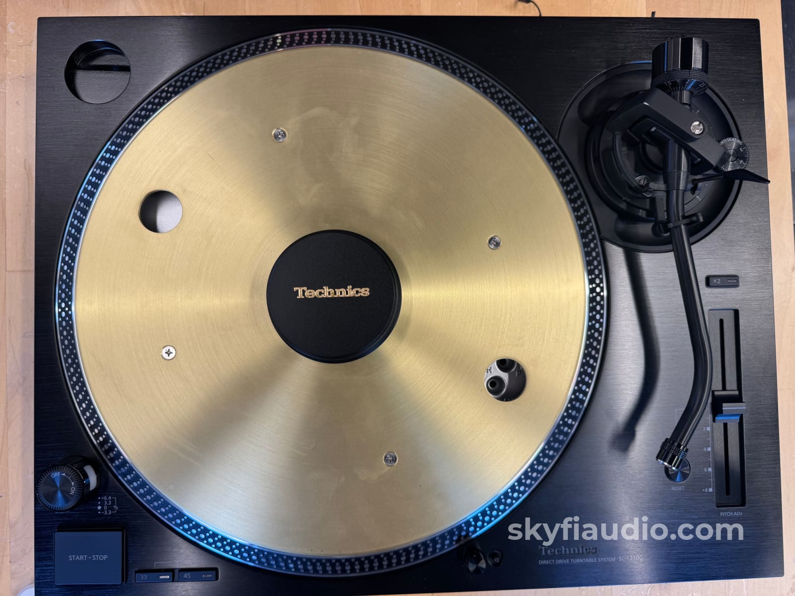 SkyFI Black Record Puck With Logo - Limited Available Accessory