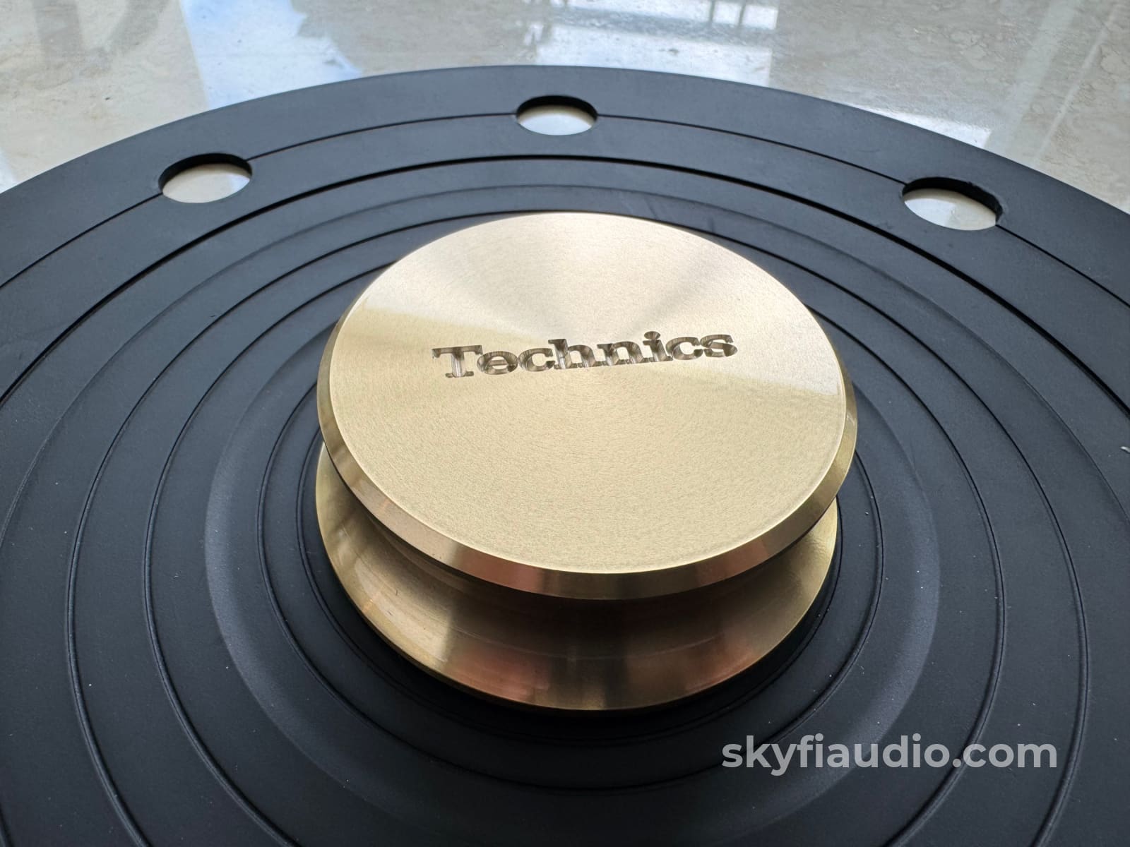SkyFi Record Puck – Solid Polished Brass - Perfect for Technics Turntables Accessory