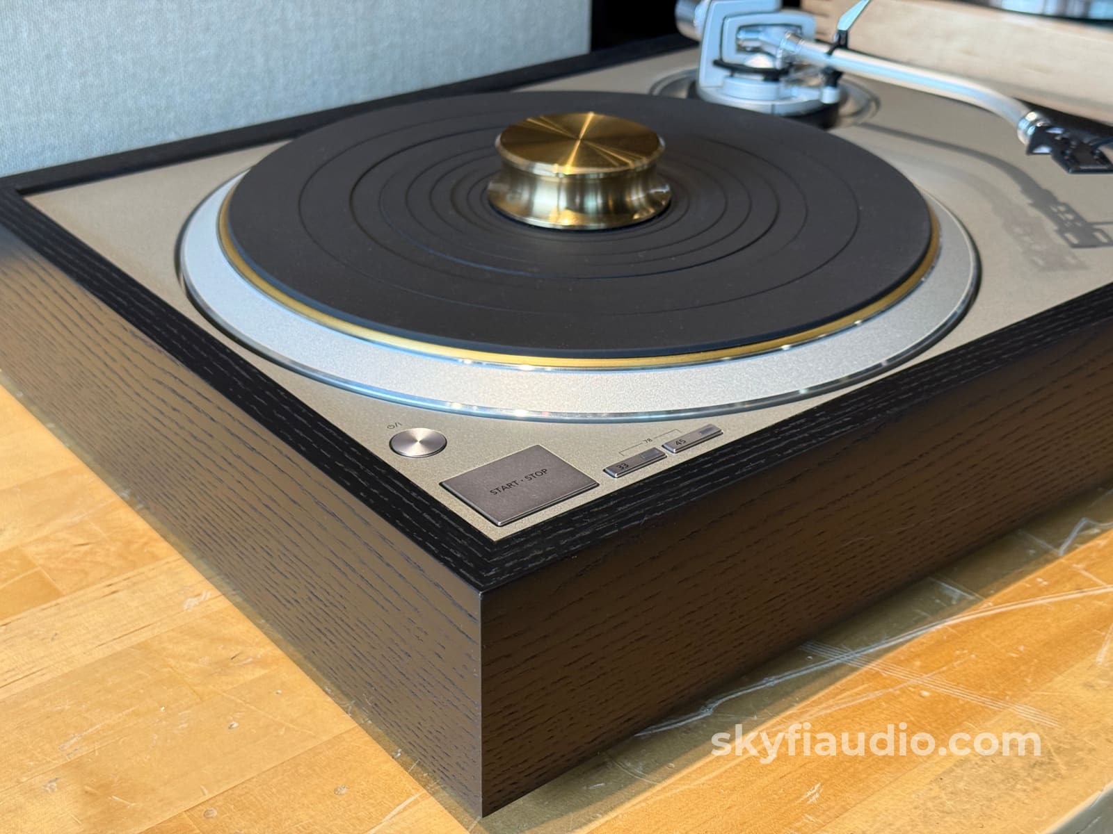 SkyFi Wood Plinth for Technics SL-1200G and Other Models Accessory