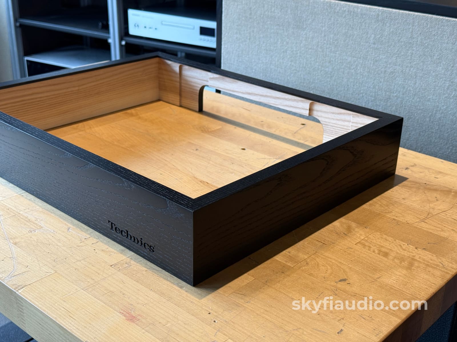 SkyFi Wood Plinth for Technics SL-1200G and Other Models Accessory