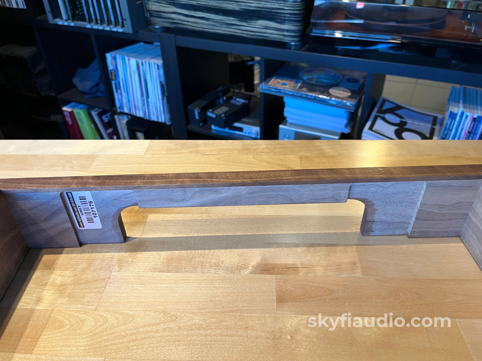 SkyFi Wood Plinth For Technics Turntables Walnut - Pre-Loved - Accessory