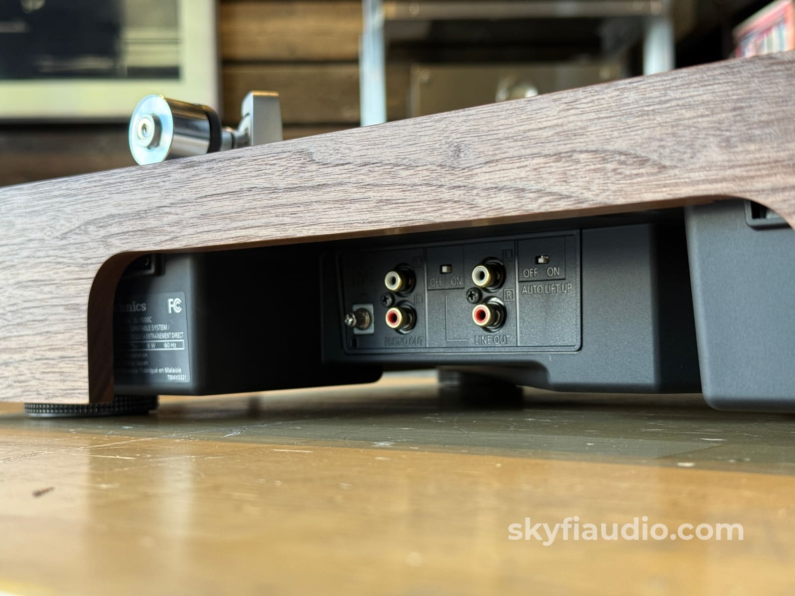 SkyFi Wood Plinth for Technics SL-1200G and Other Models Accessory