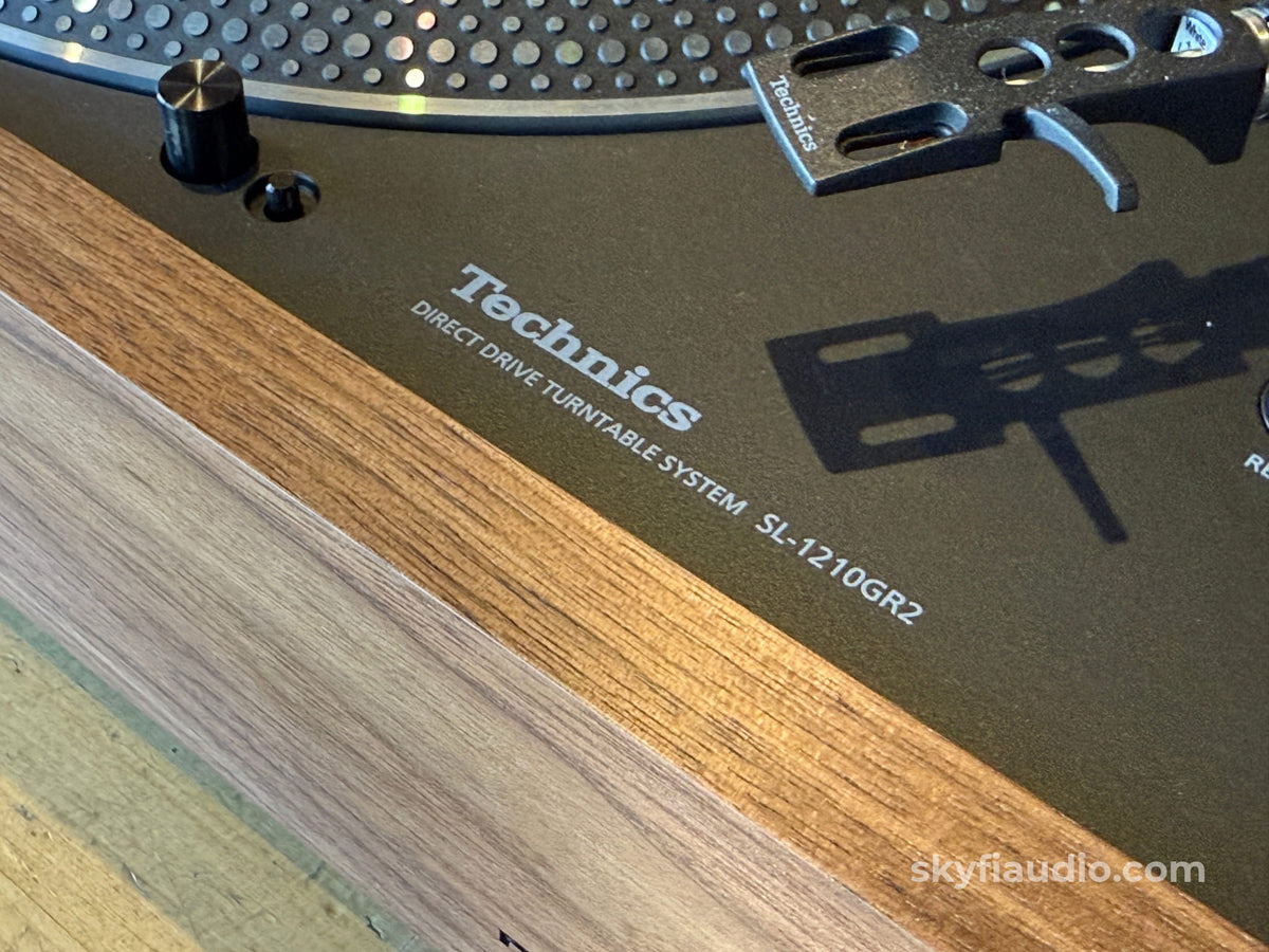 SkyFi Wood Plinth for Technics SL-1200G and Other Models Accessory