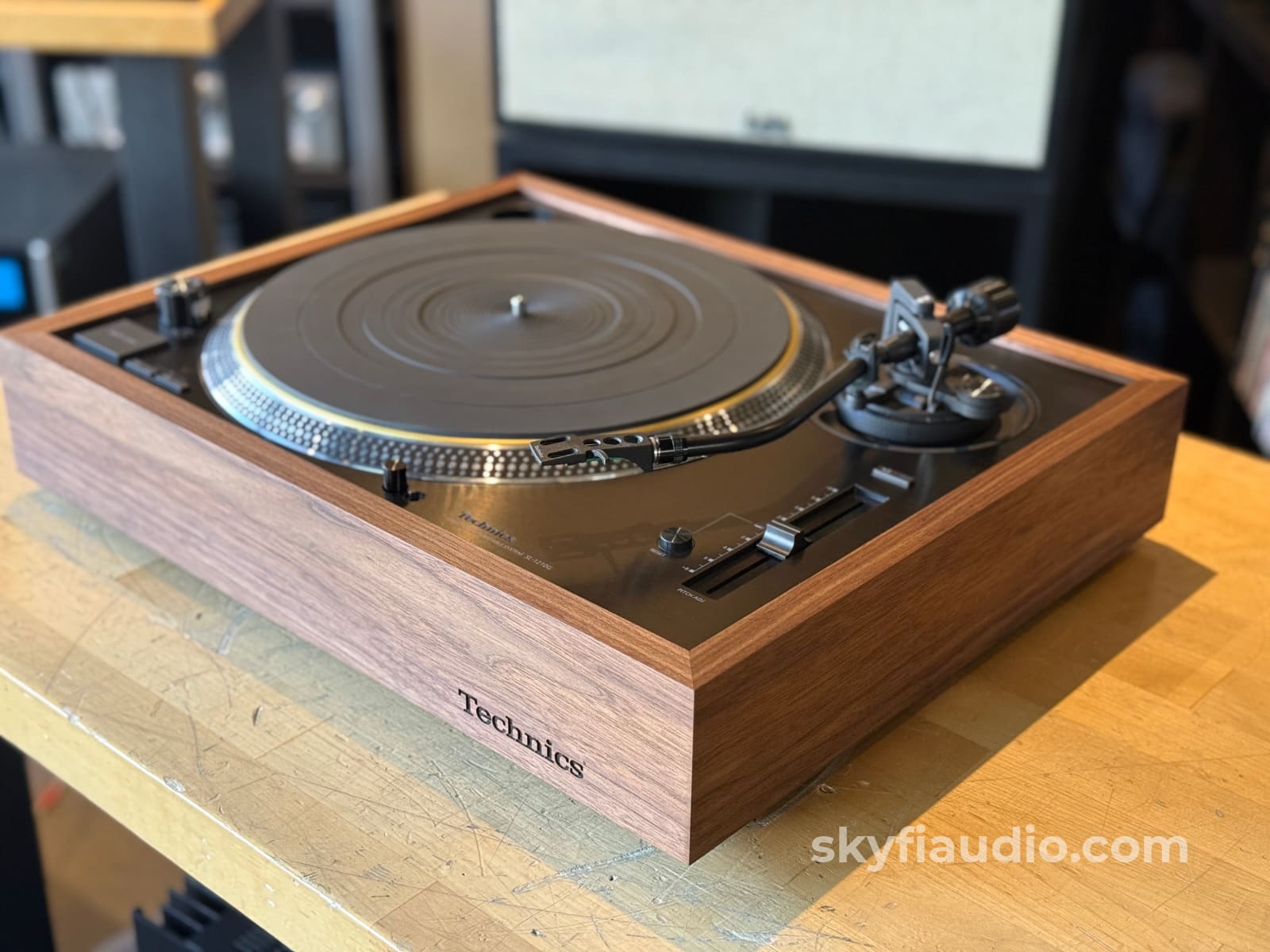 SkyFi Wood Plinth for Technics SL-1200G and Other Models Accessory
