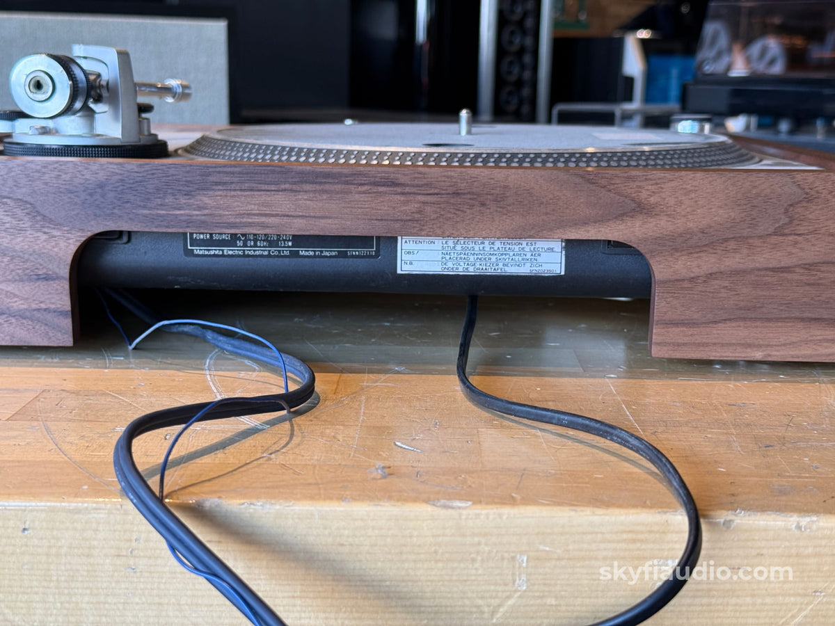 SkyFi Wood Plinth for Technics SL-1200G and Other Models Accessory
