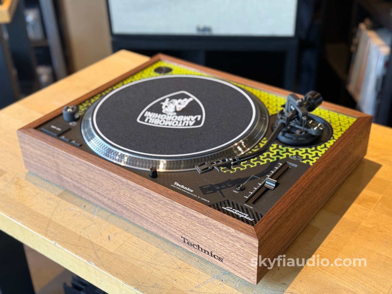 SkyFi Wood Plinth for Technics SL-1200G and Other Models Accessory