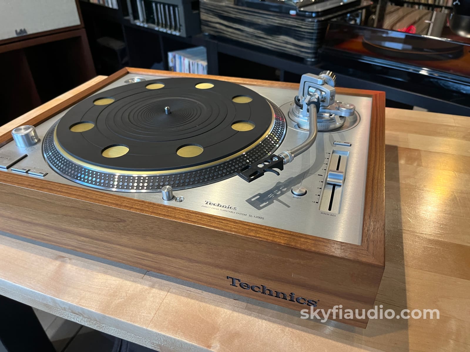 SkyFi Wood Plinth Sleeve for Technics SL-1200G - Discontinued Glossy Walnut Finish - Accessory