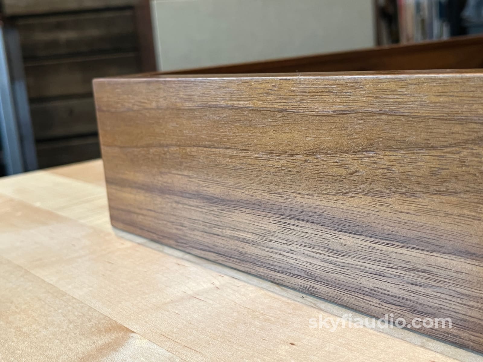 SkyFi Wood Plinth Sleeve for Technics SL-1200G - Discontinued Glossy Walnut Finish - Accessory