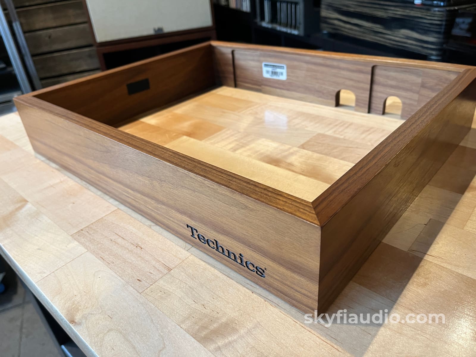 SkyFi Wood Plinth Sleeve for Technics SL-1200G - Discontinued Glossy Walnut Finish - Accessory