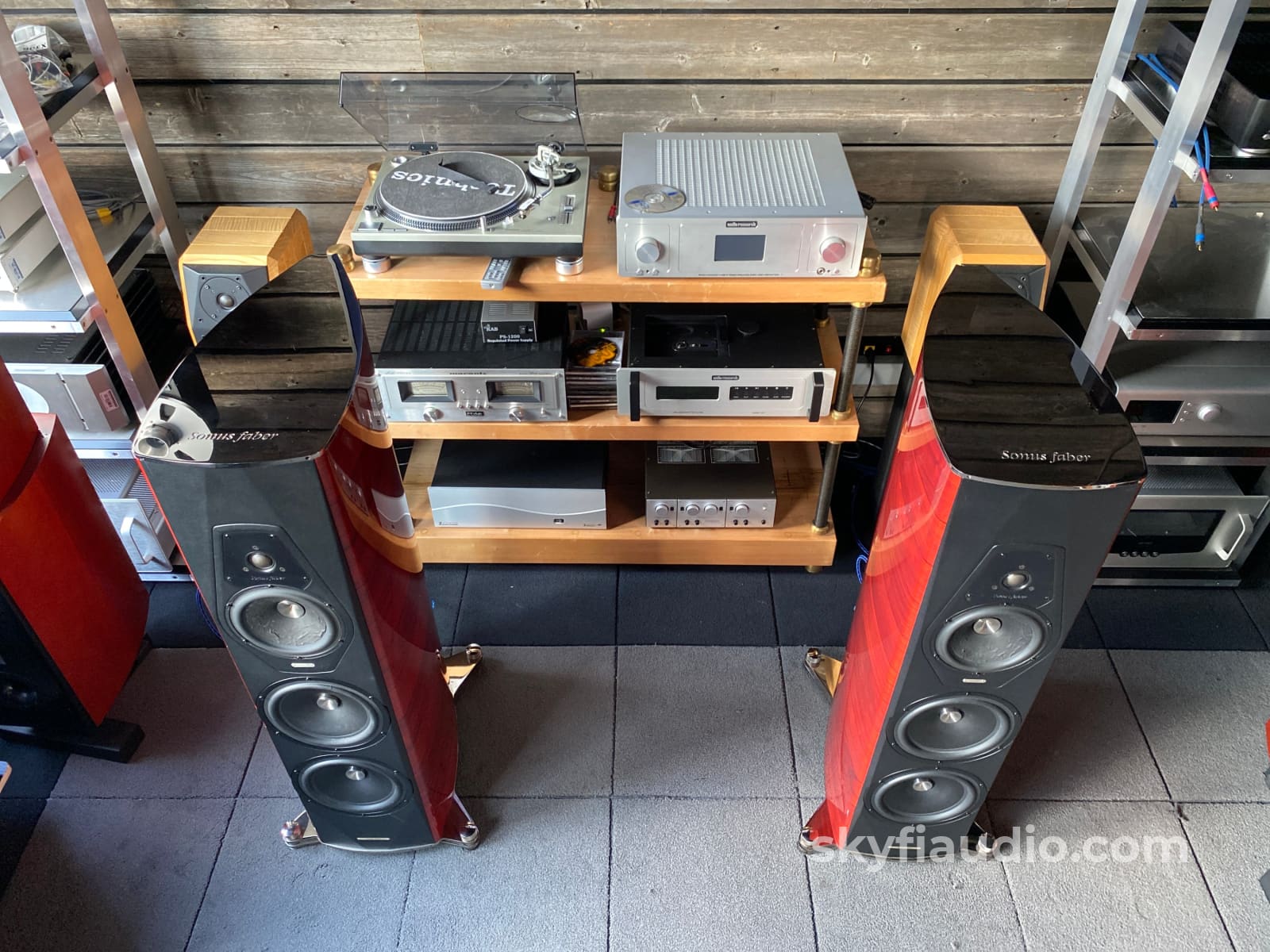 Sonus Faber Amati Futura Speakers - Italian Excellence