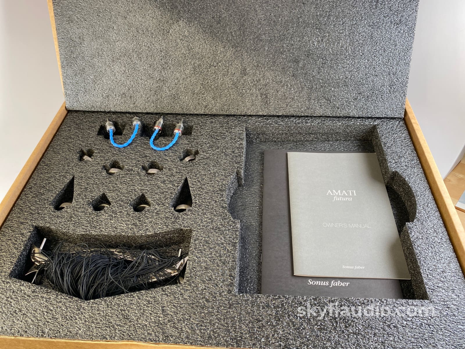 Sonus Faber Amati Futura Speakers - Italian Excellence