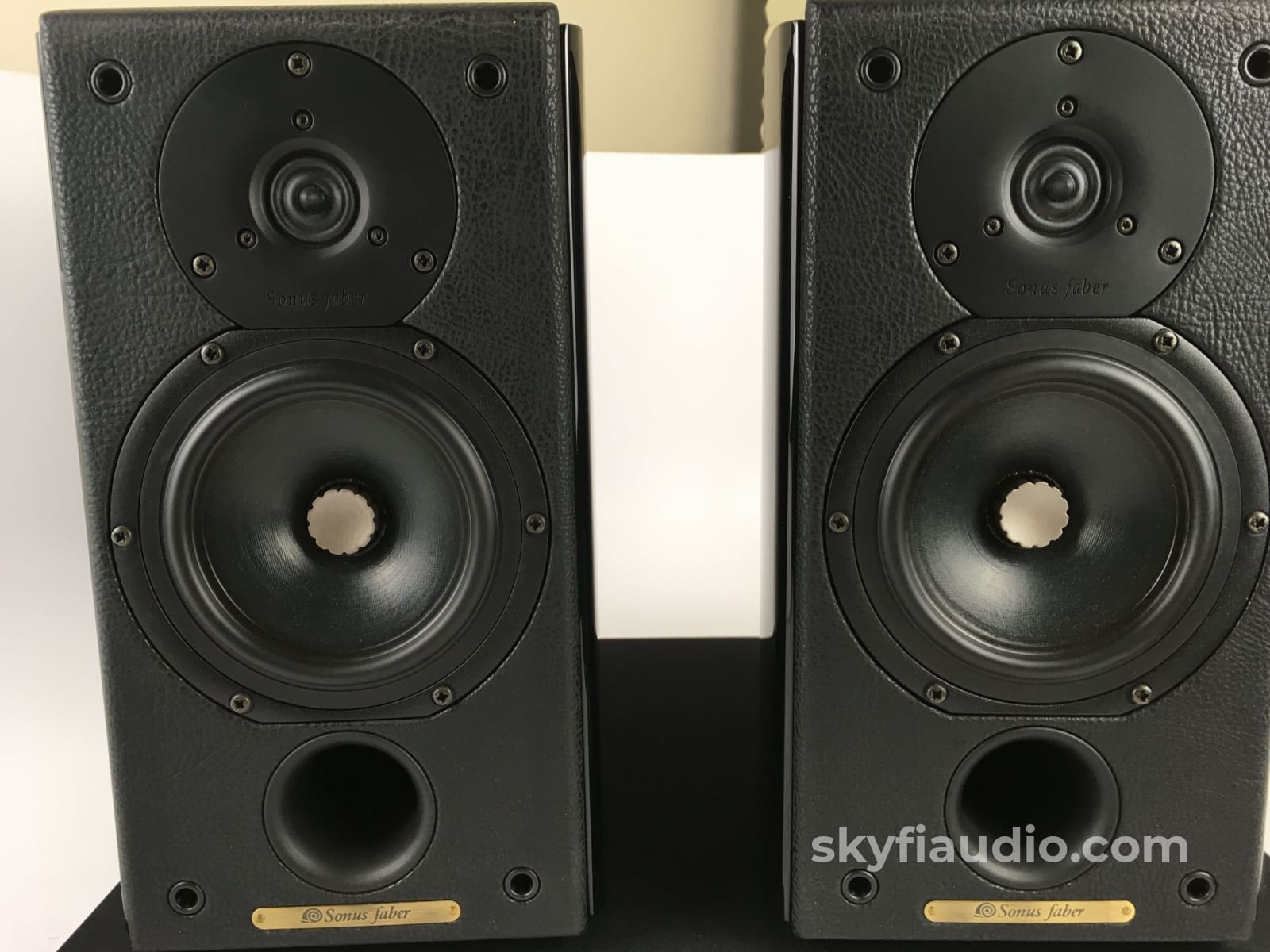 Sonus Faber Concertino Domus Speakers With Matching Stands
