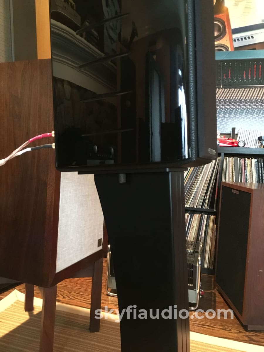 Sonus Faber Concertino Domus Speakers With Matching Stands