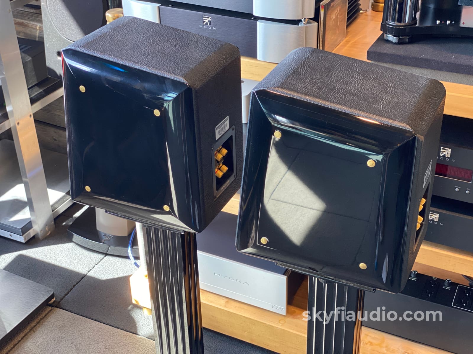 Sonus Faber Concertino Speakers With Matching Stands - Wow