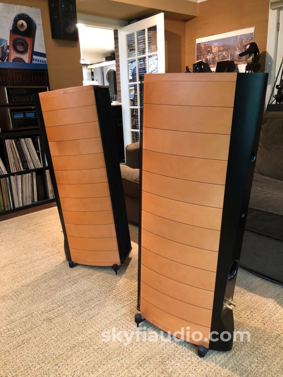 Sonus Faber Cremona Speakers - Made In Italy