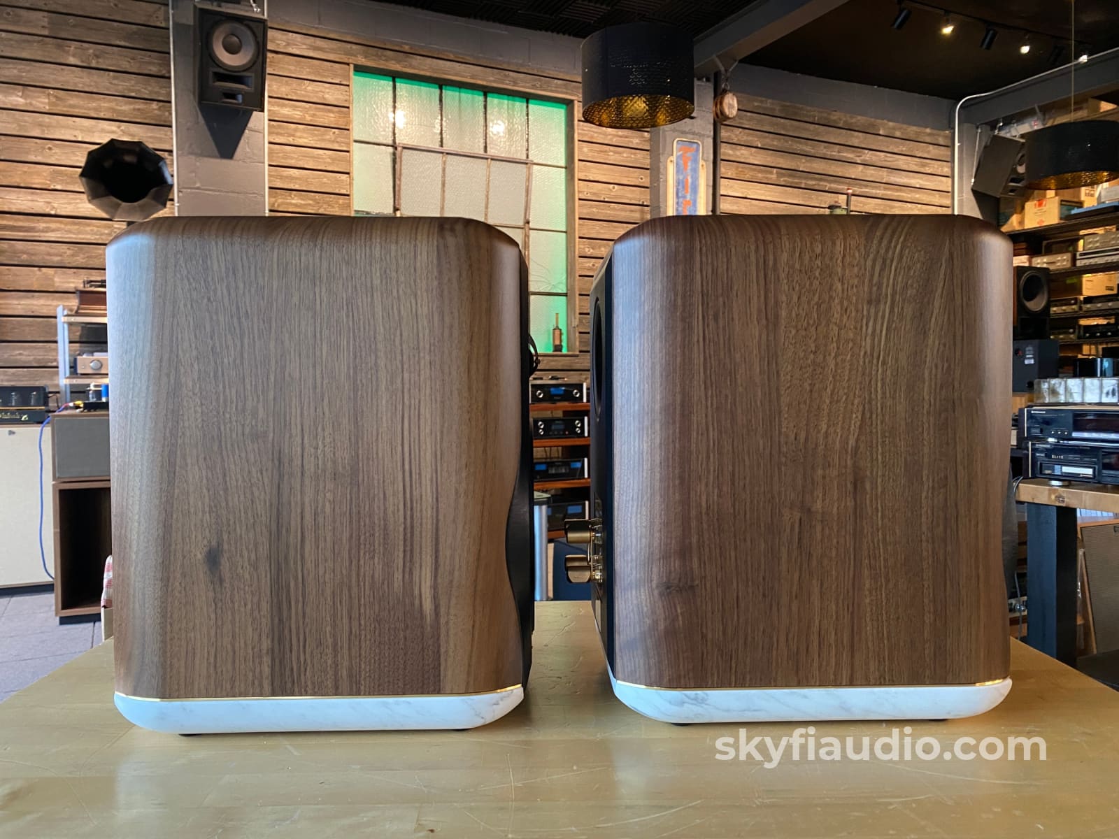 Sonus Faber Electra Amator Iii Walnut Speakers - *New