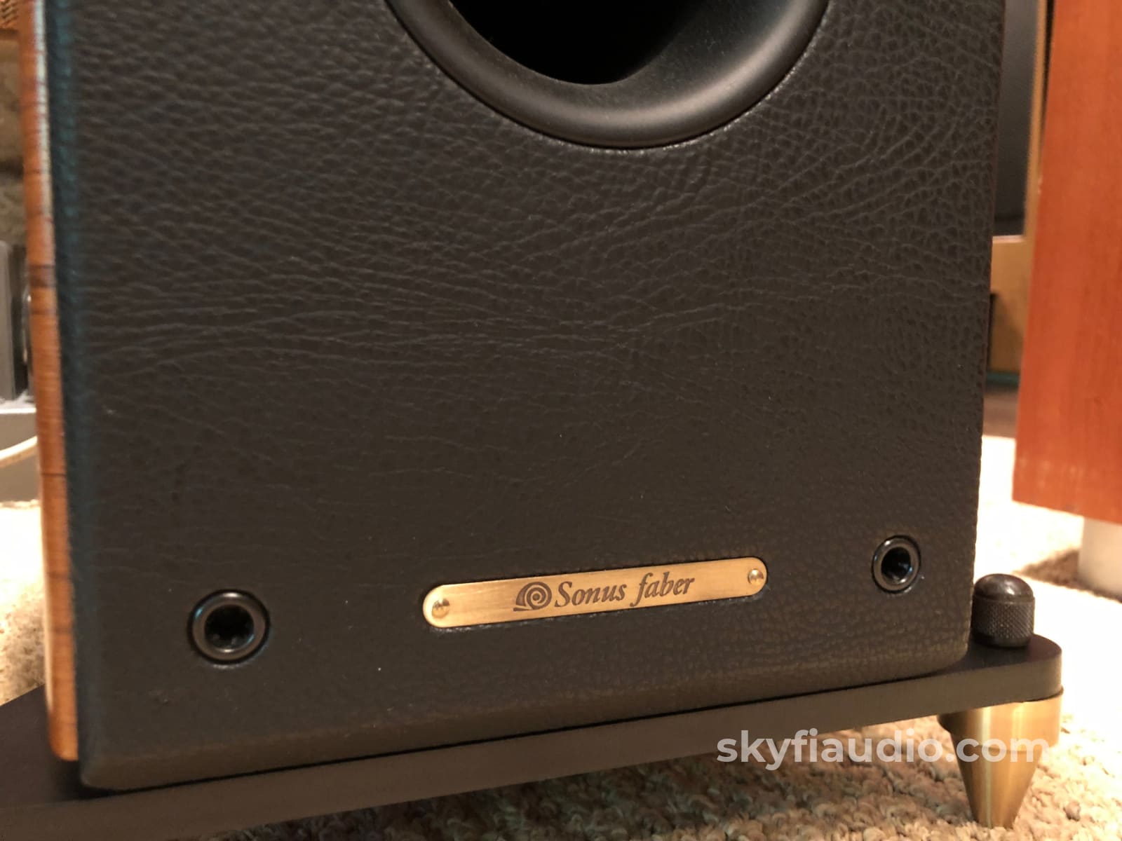 Sonus Faber Grand Piano Domus - Our Best Looking Speakers! Speakers