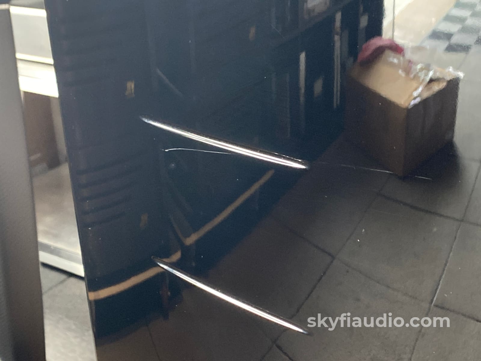 Sonus Faber Grand Piano Domus Speakers - Gorgeous And Made In Italy