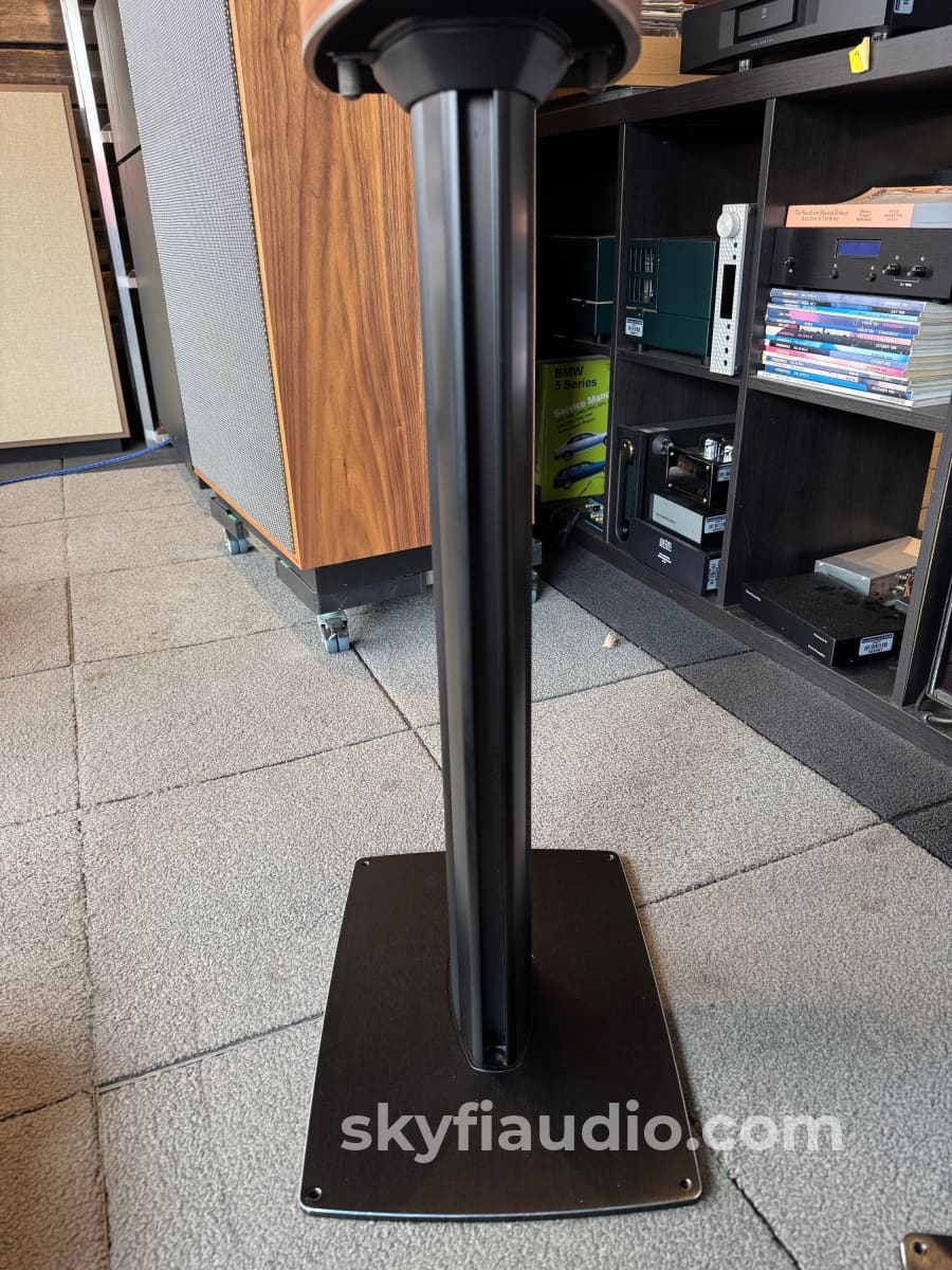 Sonus Faber Olympica Nova I Speakers w/ Stands Speakers