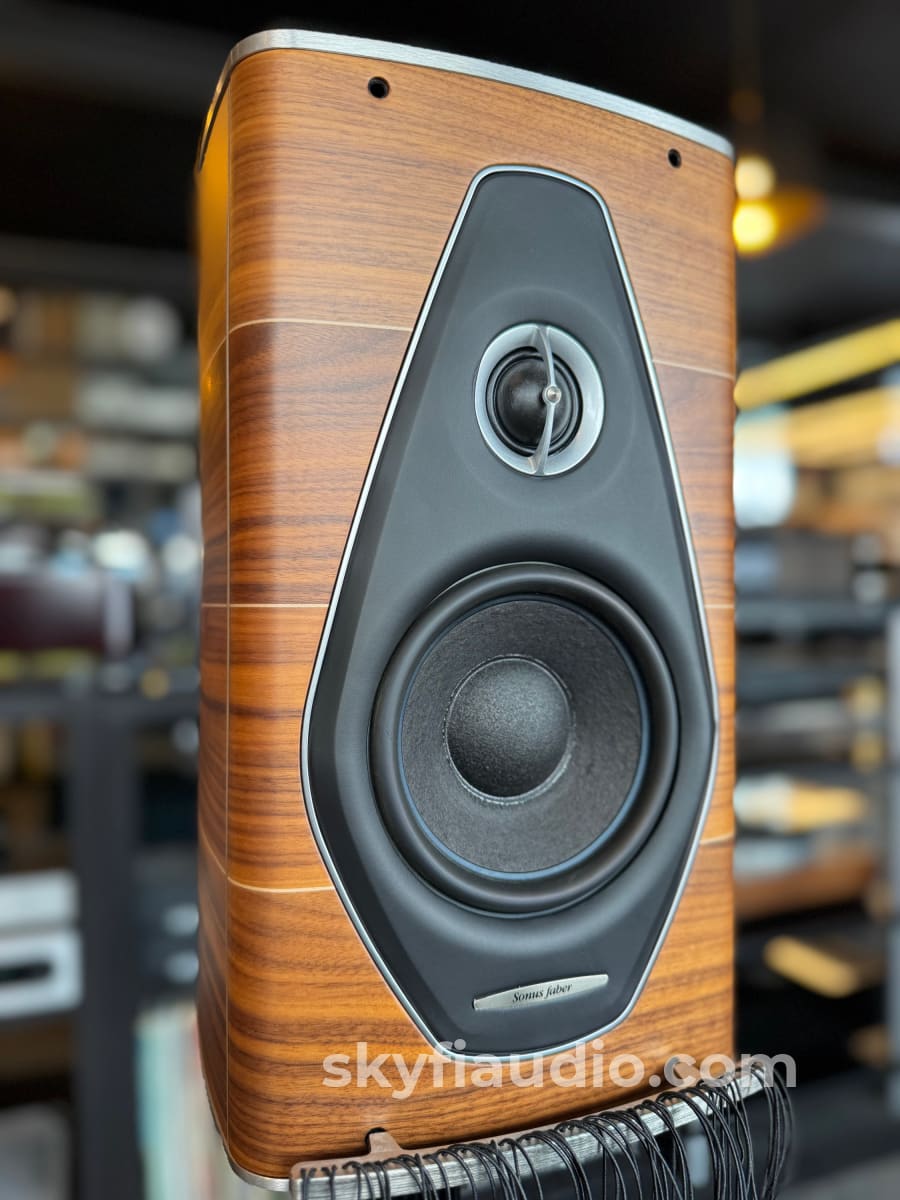 Sonus Faber Olympica Nova I Speakers w/ Stands Speakers