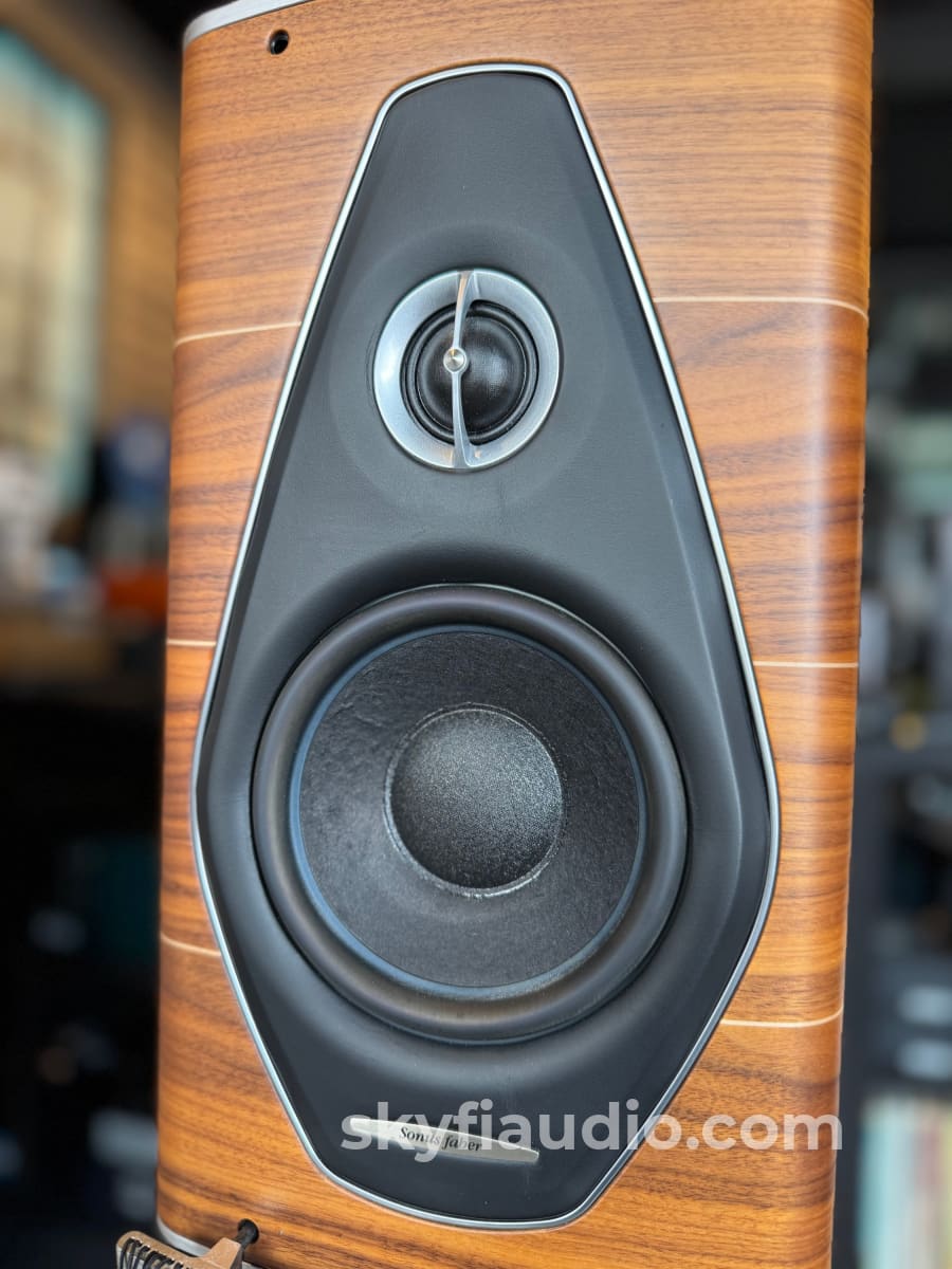 Sonus Faber Olympica Nova I Speakers w/ Stands Speakers