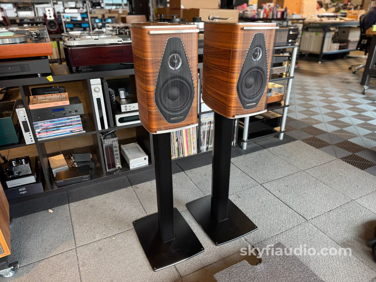 Sonus Faber Olympica Nova I Speakers w/ Stands Speakers