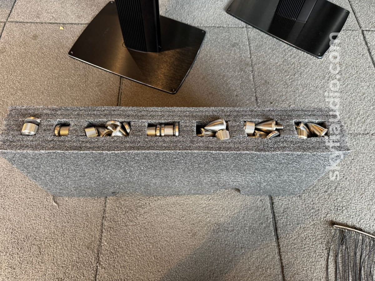 Sonus Faber Olympica Nova I Speakers w/ Stands Speakers