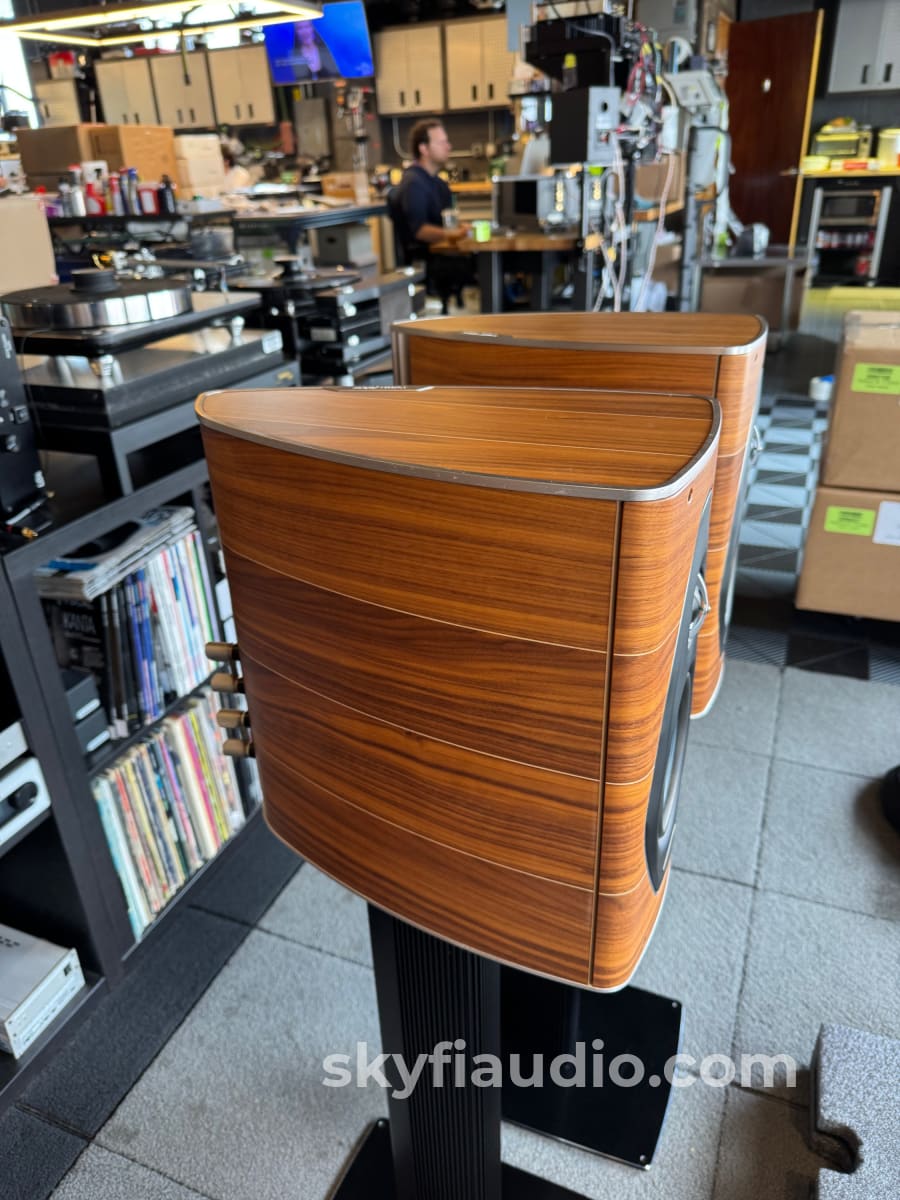 Sonus Faber Olympica Nova I Speakers w/ Stands Speakers