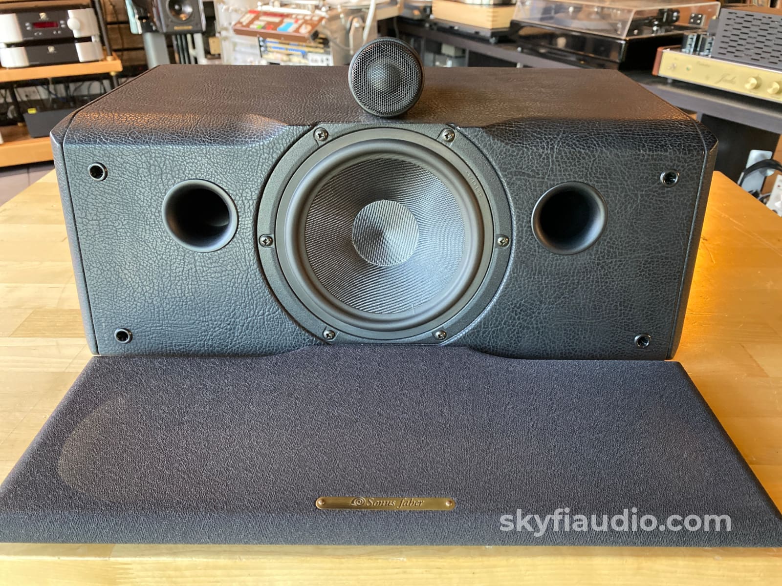 Sonus Faber Solo Home - Leather Bound Center Channel Speaker Speakers