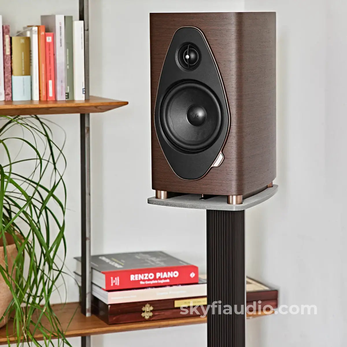 Sonus Faber Sonetto G2 Speaker Stand Speakers