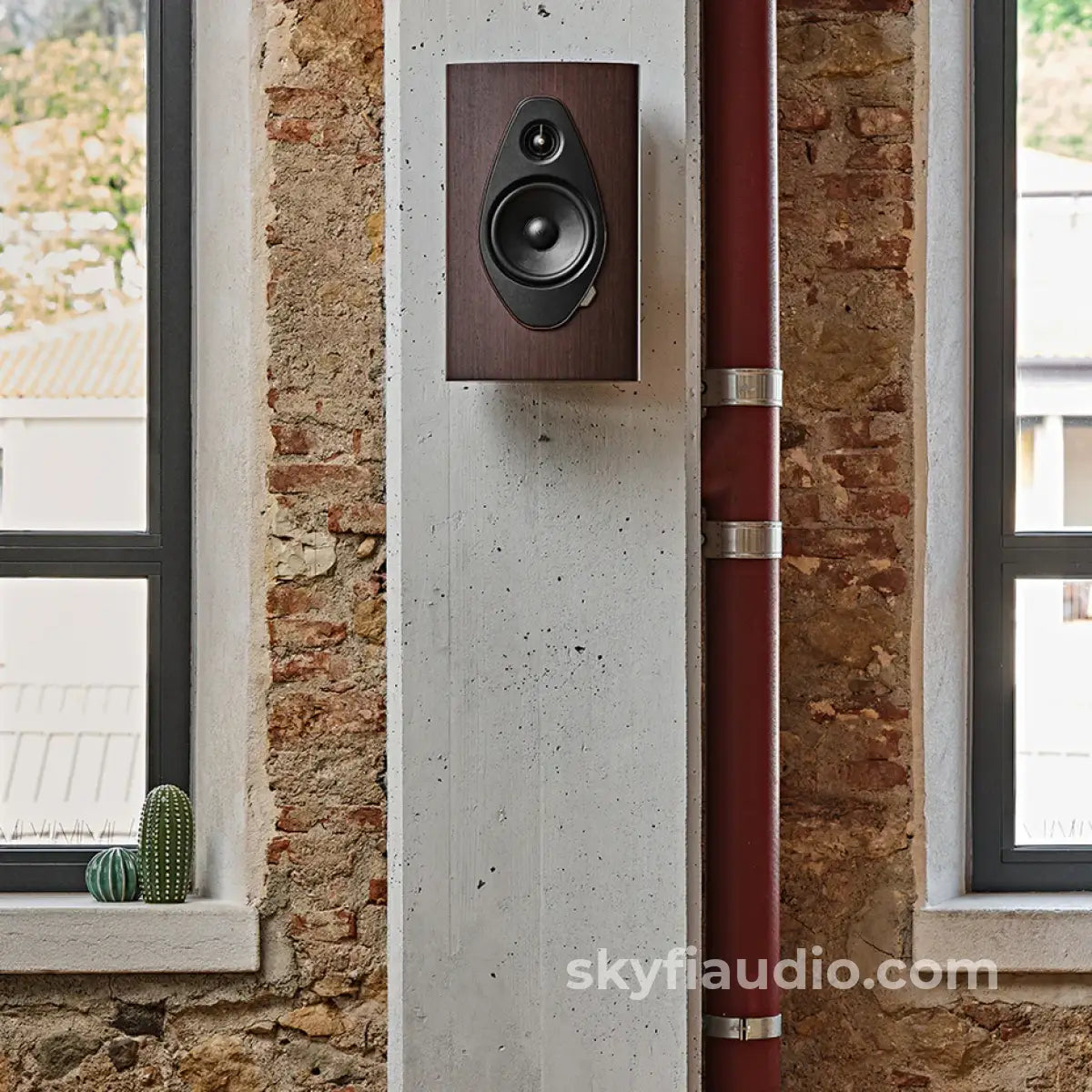 Sonus Faber Sonetto Wall G2 On-Wall Speaker Speakers