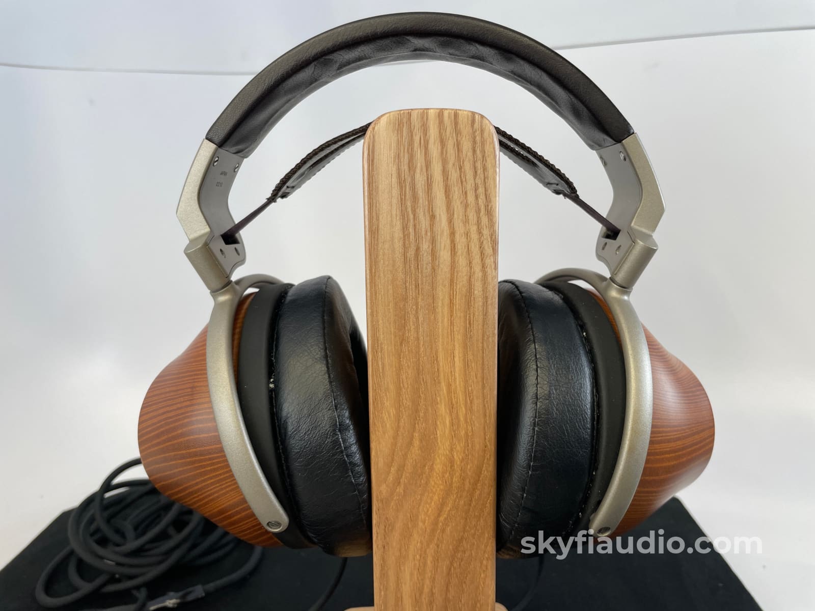 Sony Mdr-R10 Flagship Headphones - Super Rare And Collectible Worlds Best