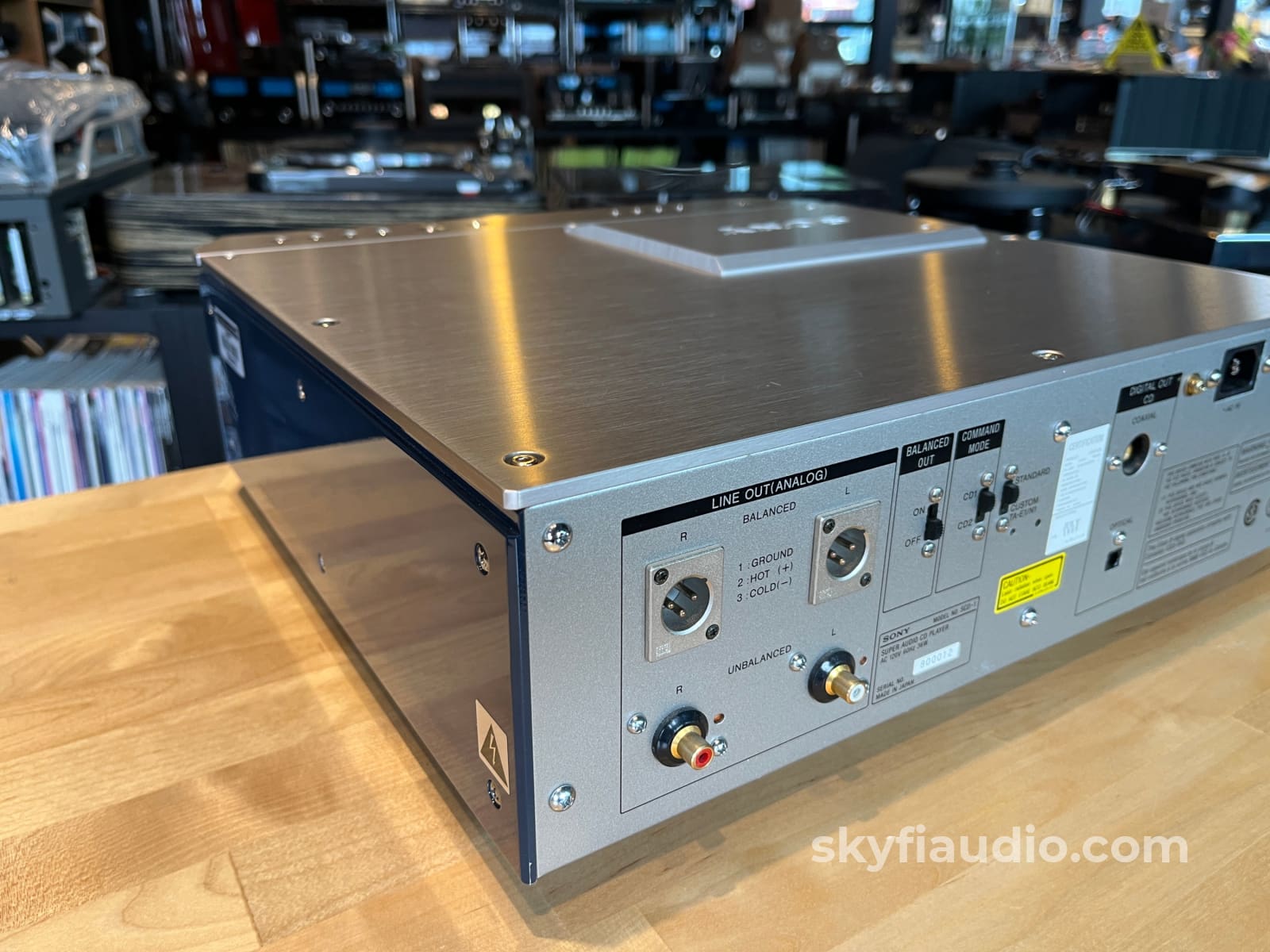 Sony SCD-1 SACD/CD Player - First SACD Player Released - CD + Digital