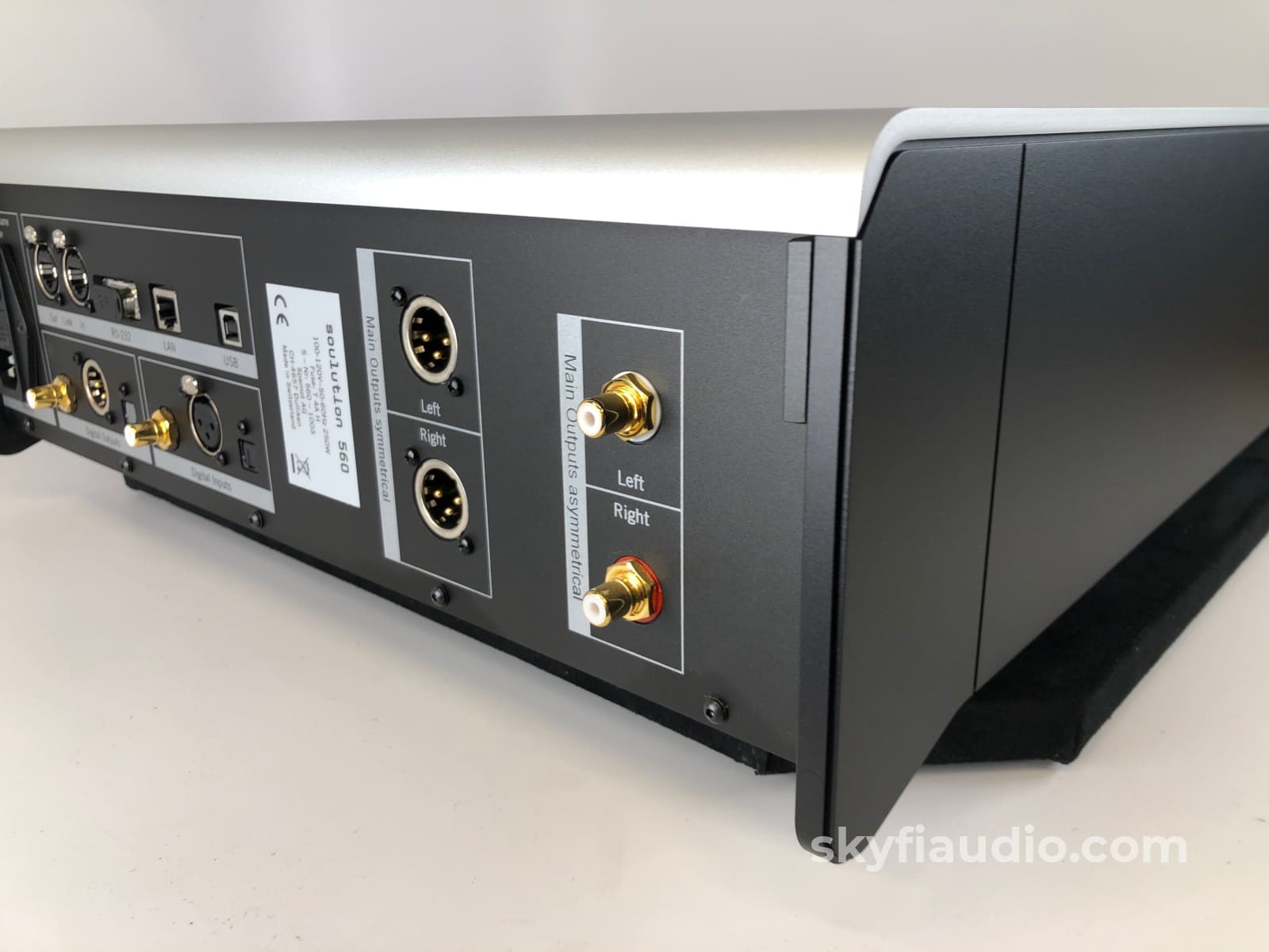 Soulution Audio 560 D/A Converter - Dsd Capable Very Advanced And Great Reviews $35K Msrp Cd +