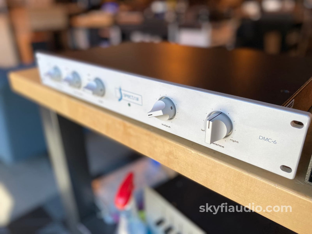 Spectral Dmc-6 Analog Preamp Wphono And Dsm-10 Power Supply - Skyfi Serviced Preamplifier