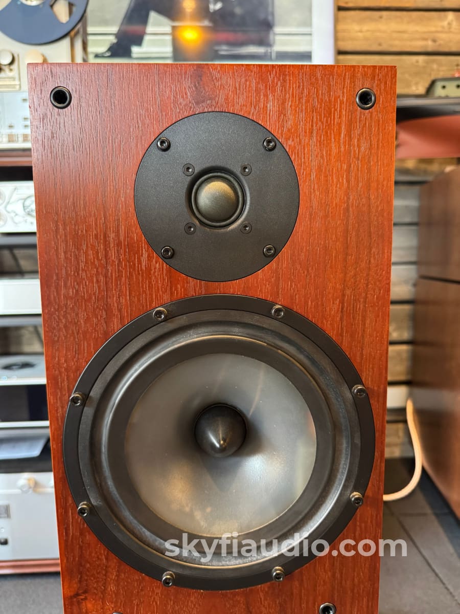 Spendor S8E Floorstanding Speaker Pair - Beautiful Speakers