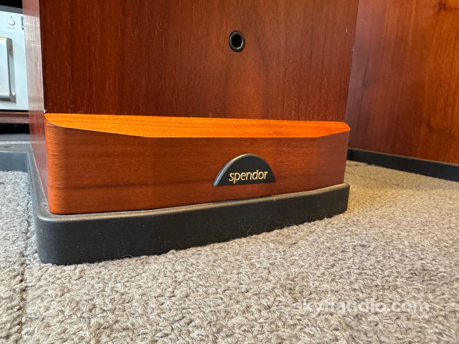 Spendor S8E Floorstanding Speaker Pair - Beautiful Speakers