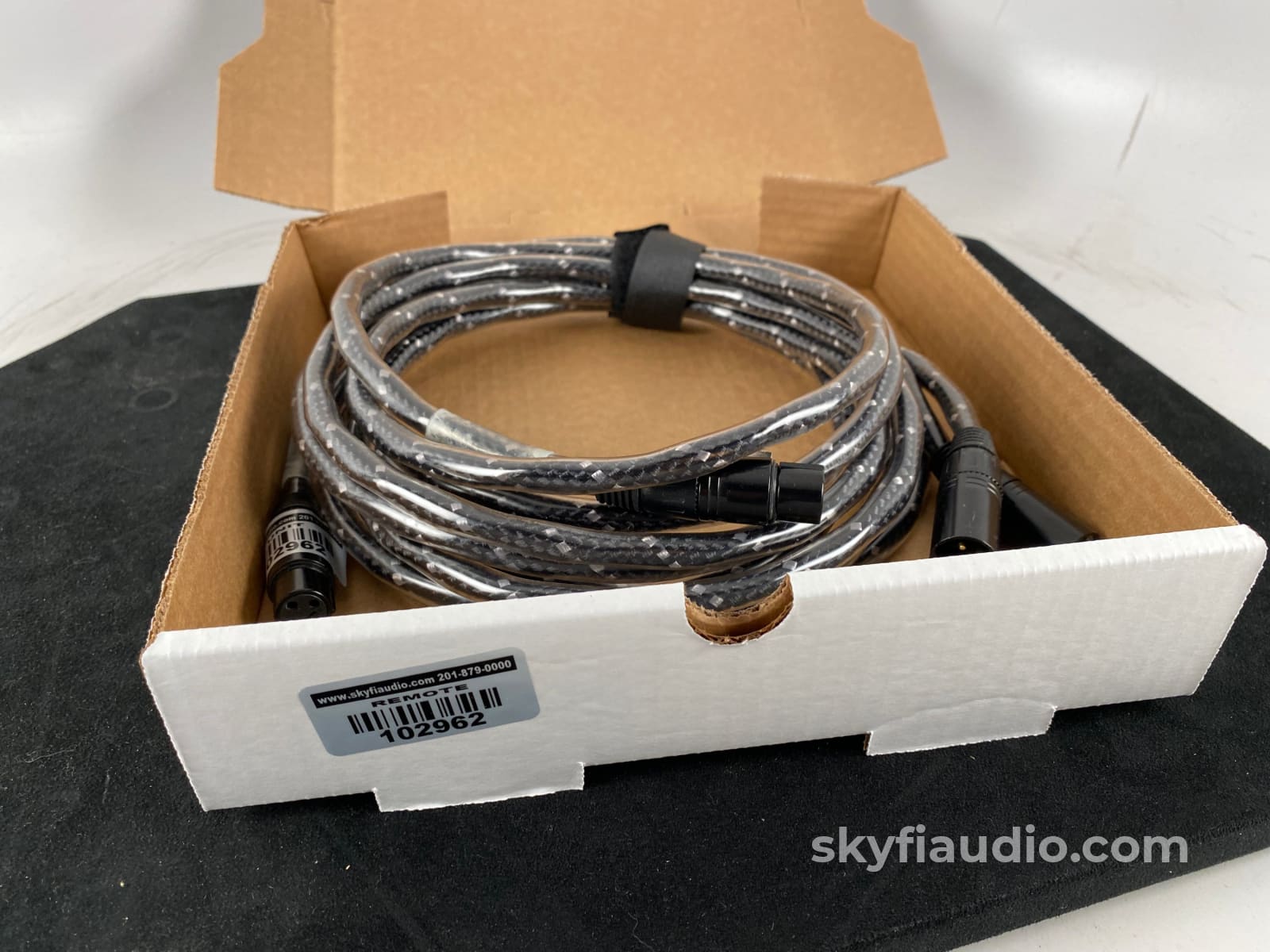 Straightwire Virtuoso R2 Xlr Interconnects (Pair) - 3M Cables