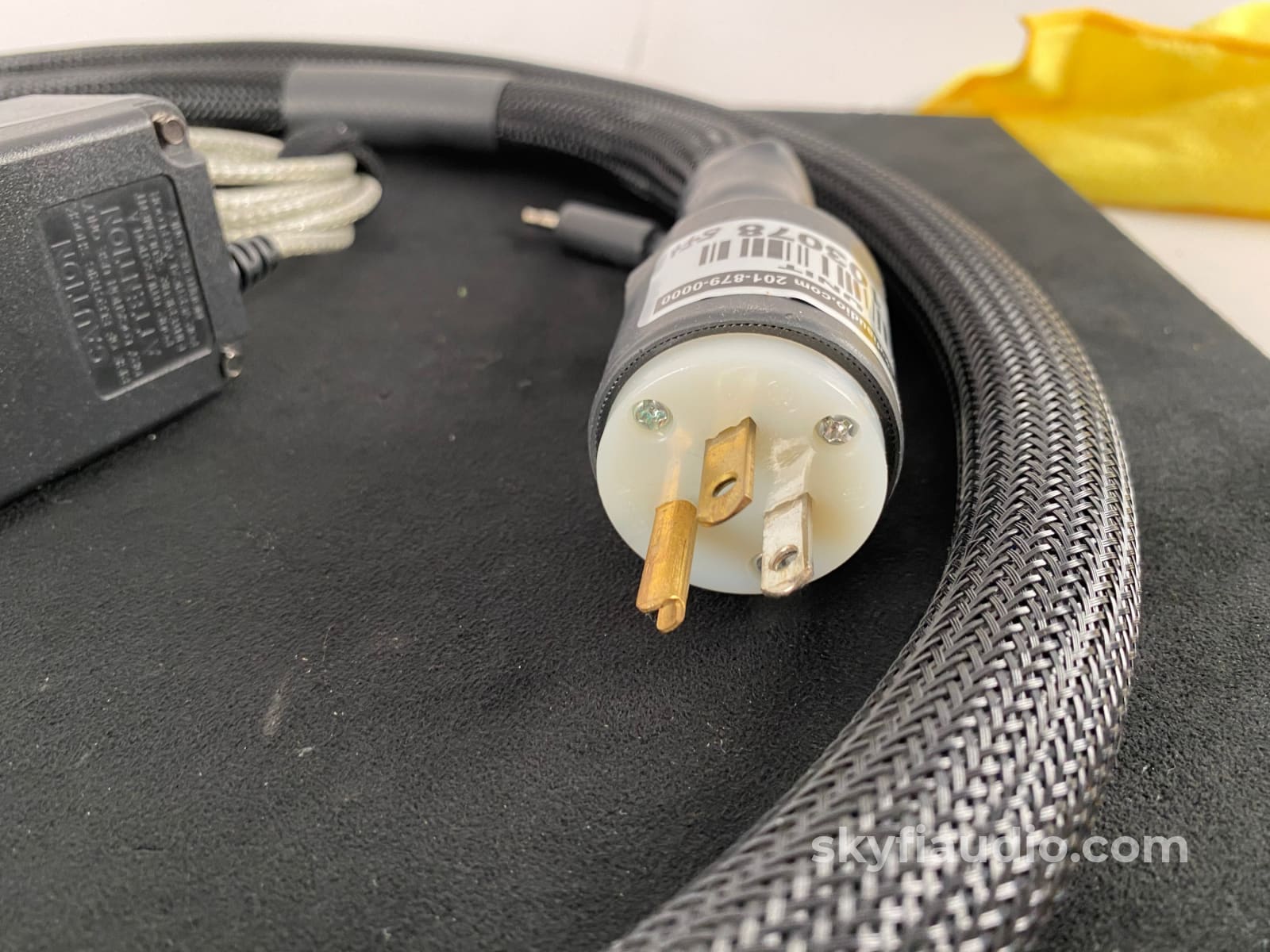 Synergistic Research - Tesla T2 Power Cable With Supply 5Ft Cables