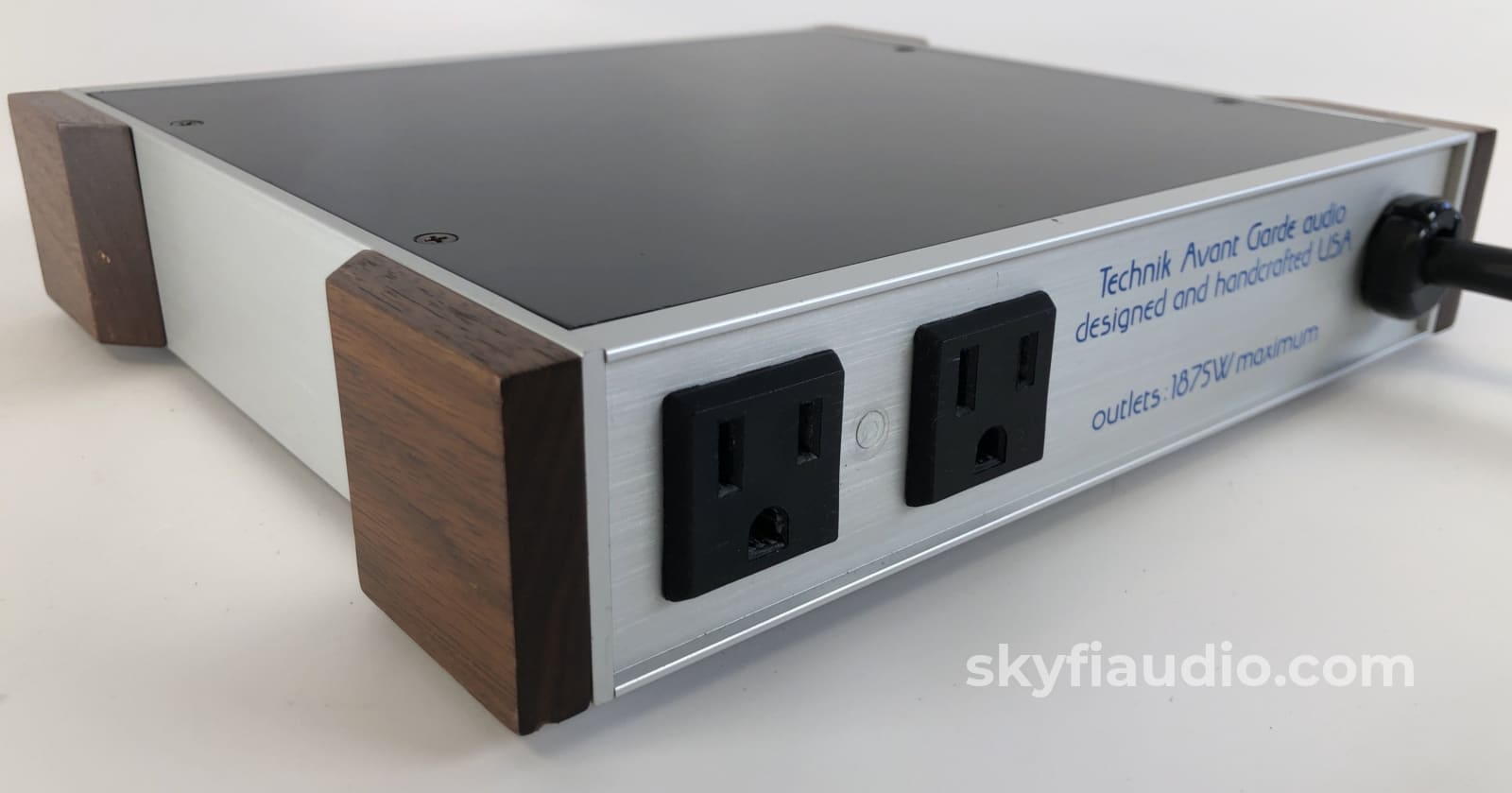 Tag (Technik Avant Garde) Audio Powerline Purifier - Silver Chassis (1 Of 2) Power Conditioner
