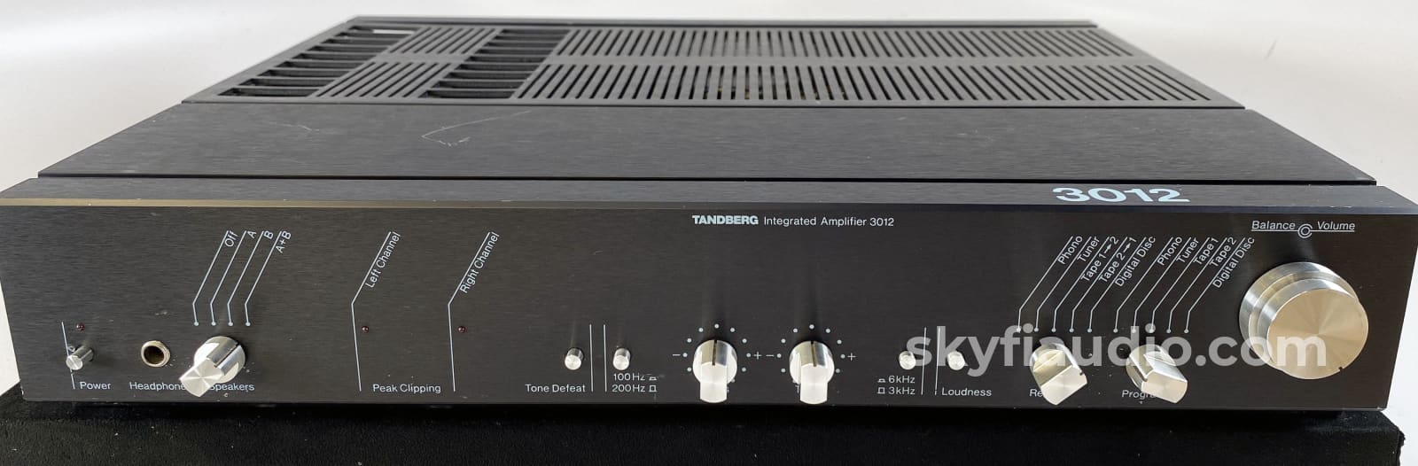 Tandberg Tia 3012 Integrated Amplifier With Phono Input