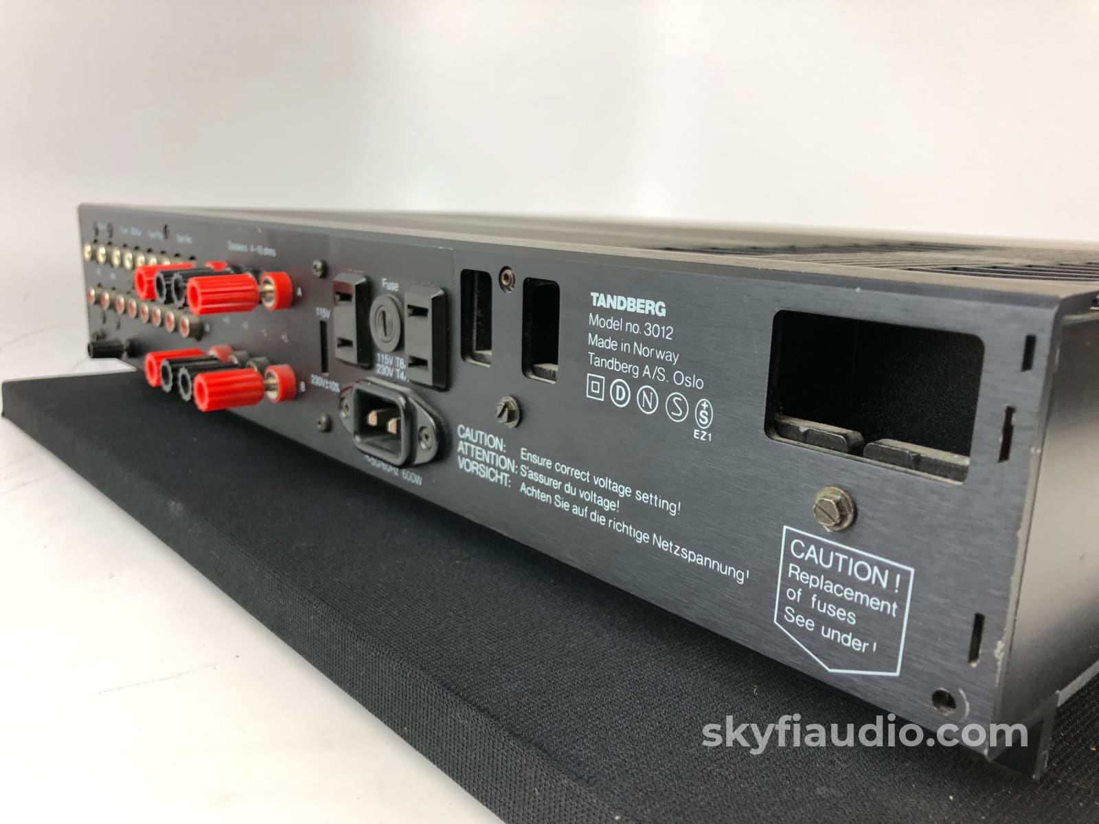 Tandberg Tia-3012A Integrated Amplifier With Phono - Made In Norway 120/220V